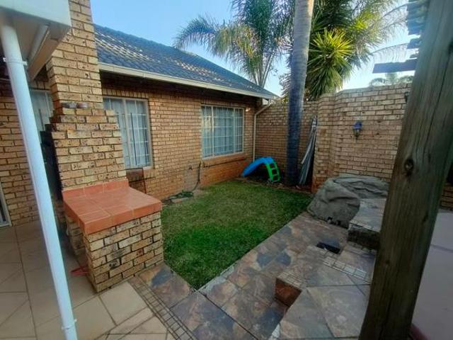 2 Bedroom Townhouse in Eldoraigne