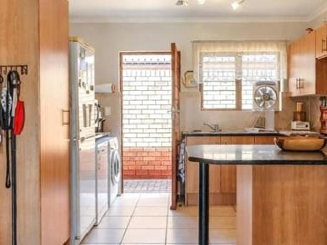 2 Bedroom Townhouse in Eldoraigne