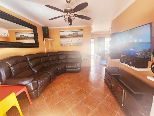 2 Bedroom Townhouse in Equestria