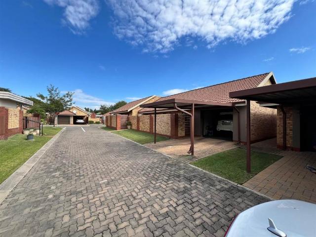 2 Bedroom Townhouse in Equestria