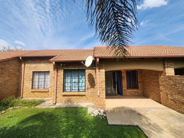 2 Bedroom Townhouse in Equestria
