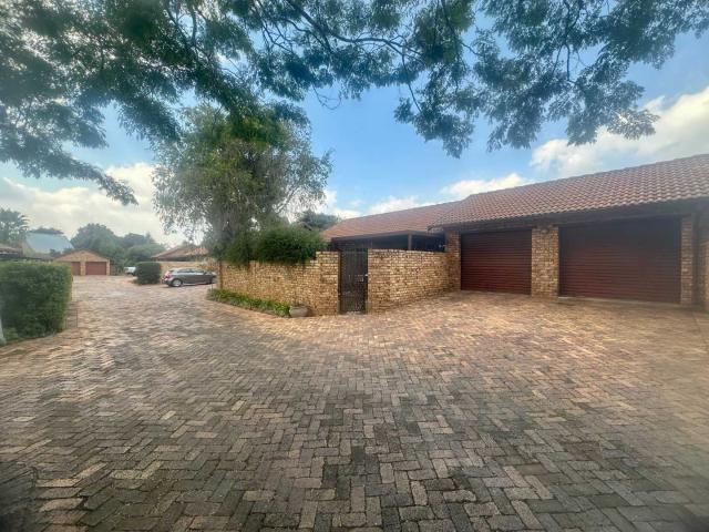 2 Bedroom Townhouse in Equestria
