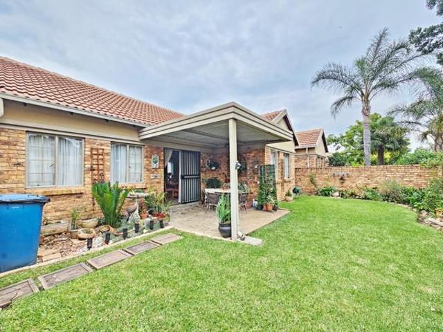 2 Bedroom Townhouse in Equestria