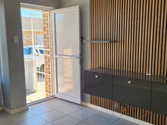 2 Bedroom Townhouse in Fairview