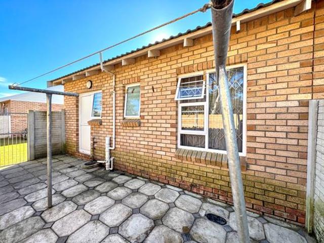 2 Bedroom Townhouse in Fairview