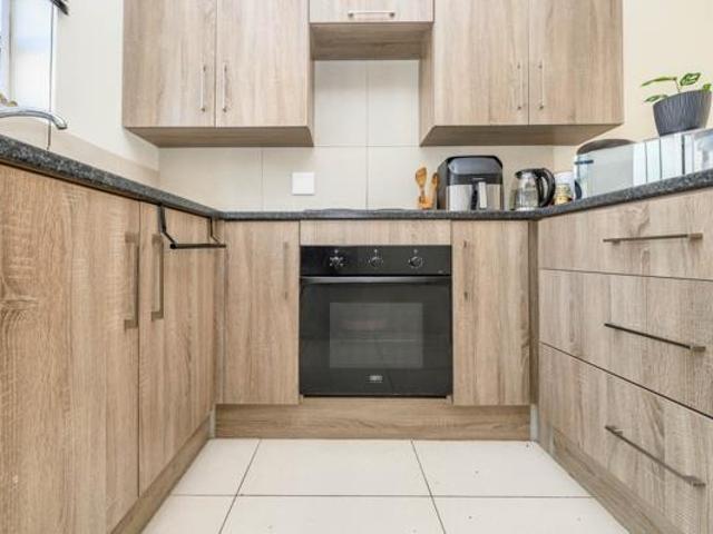 2 Bedroom Townhouse in Fairview