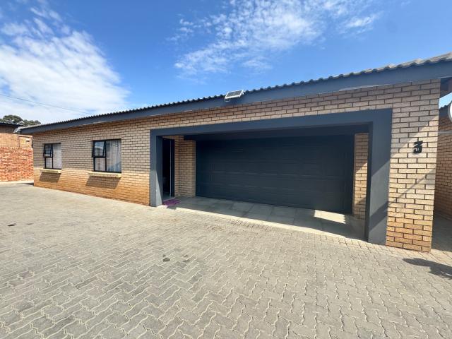 2 Bedroom Townhouse in Flamwood