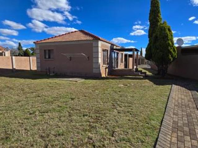 2 Bedroom Townhouse in Flamwood