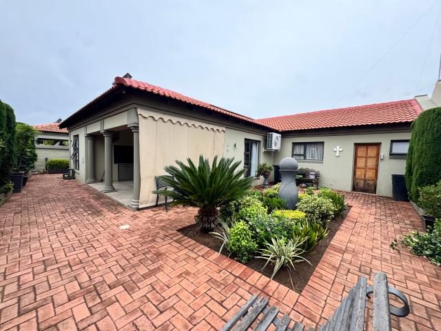 2 Bedroom Townhouse in Flamwood