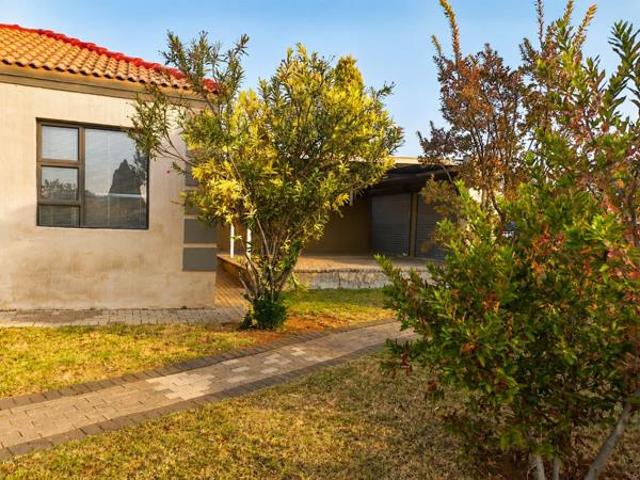 2 Bedroom Townhouse in Flamwood