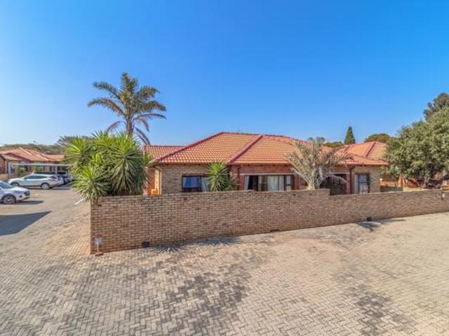 2 Bedroom Townhouse in Florida Glen