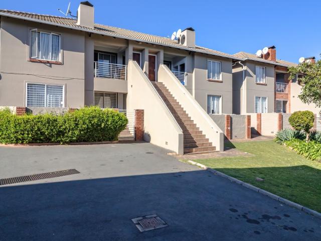 2 Bedroom Townhouse in Florida Glen