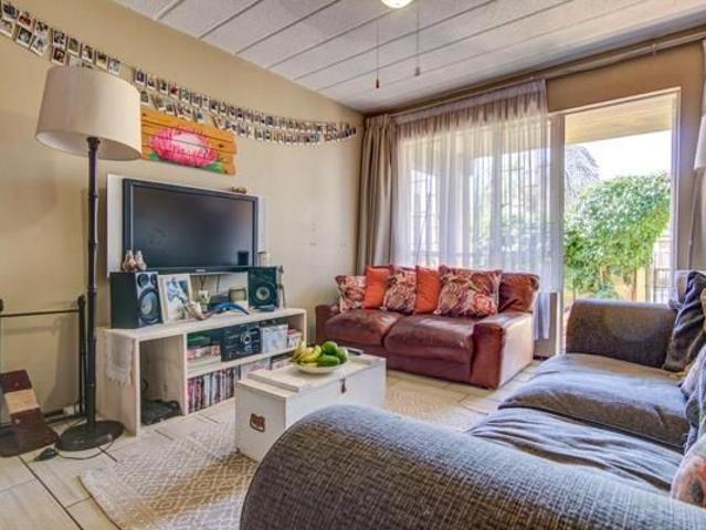 2 Bedroom Townhouse in Glen Marais