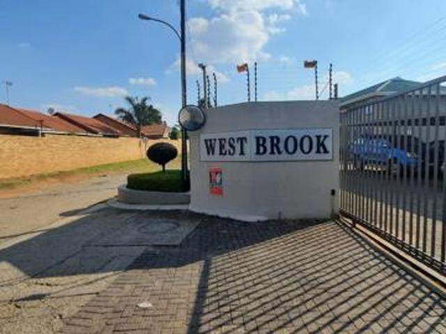 2 Bedroom Townhouse in Glen Marais
