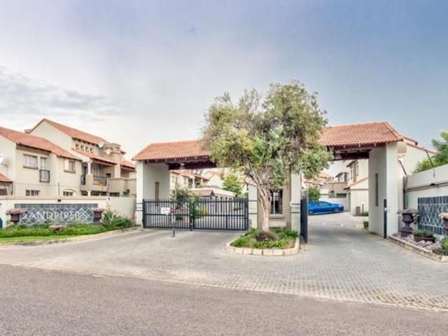 2 Bedroom Townhouse in Glen Marais