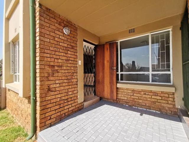2 Bedroom Townhouse in Glen Marais