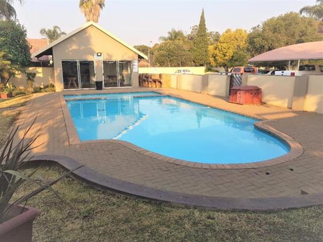 2 Bedroom Townhouse in Glen Marais