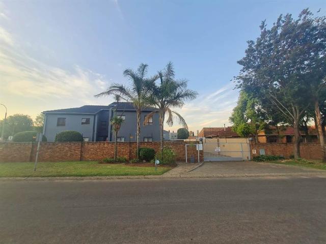 2 Bedroom Townhouse in Glen Marais