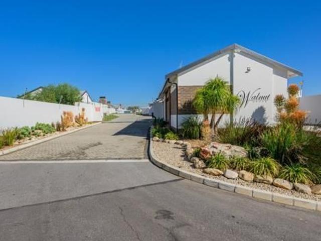 2 Bedroom Townhouse in Glenroy Park