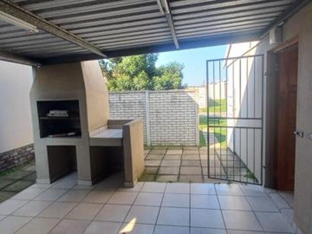 2 Bedroom Townhouse in Gonubie