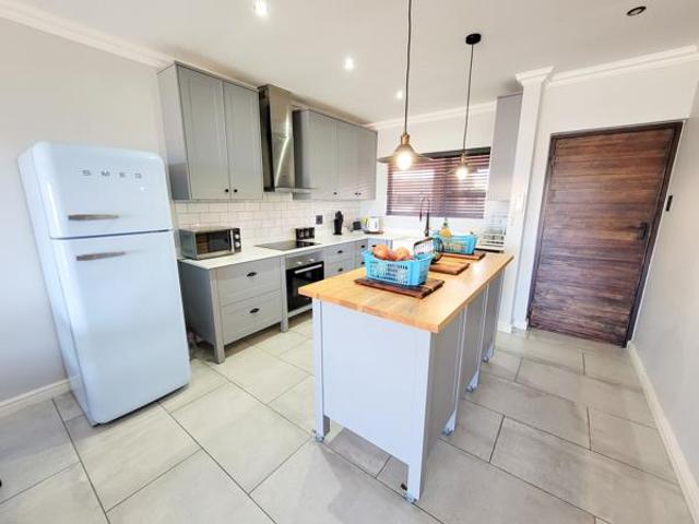 2 Bedroom Townhouse in Gonubie