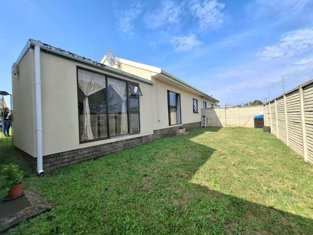 2 Bedroom Townhouse in Gonubie