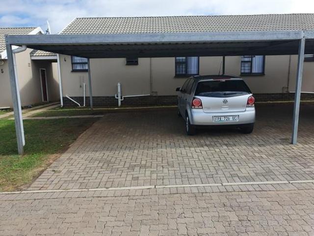 2 Bedroom Townhouse in Gonubie