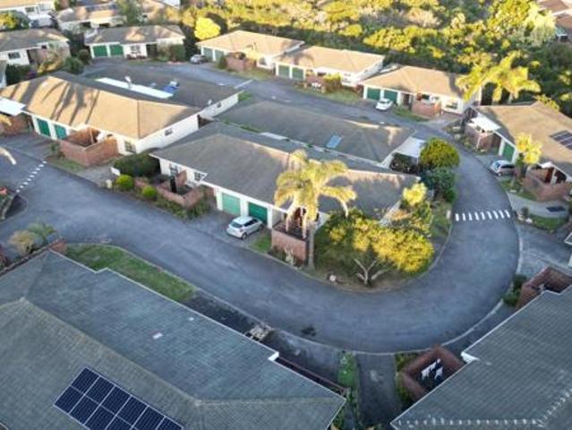 2 Bedroom Townhouse in Gonubie