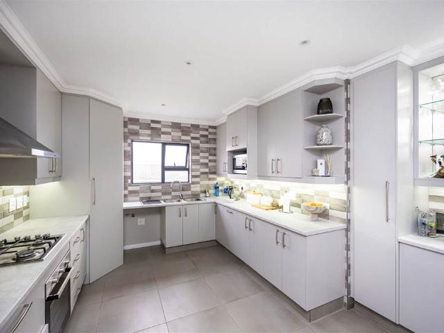 2 Bedroom Townhouse in Gonubie
