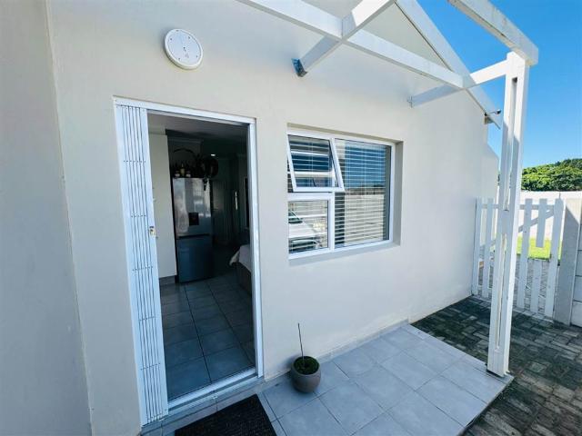 2 Bedroom Townhouse in Gonubie
