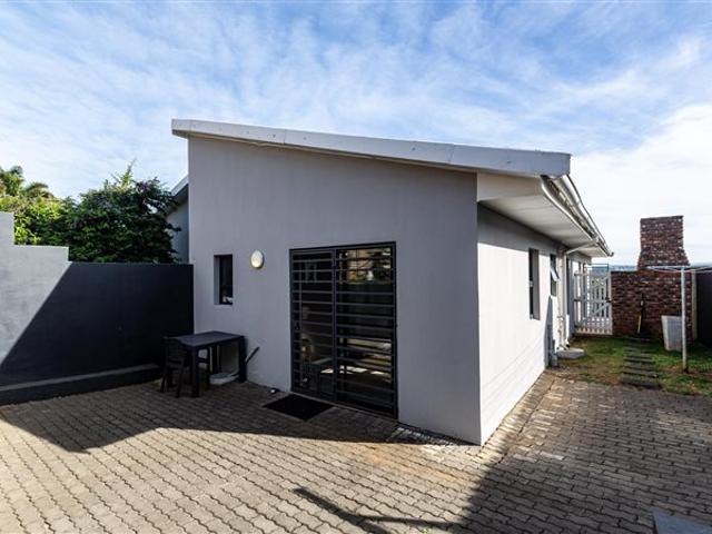 2 Bedroom Townhouse in Gonubie
