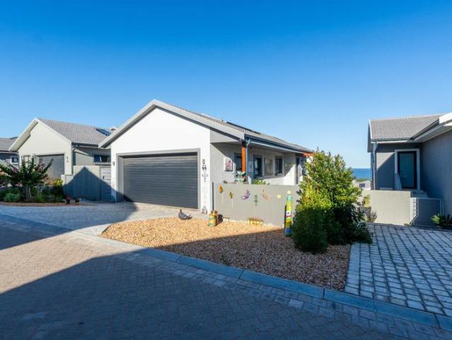 2 Bedroom Townhouse in Groot Brakrivier
