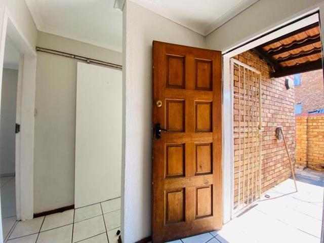 2 Bedroom Townhouse in Grobler Park