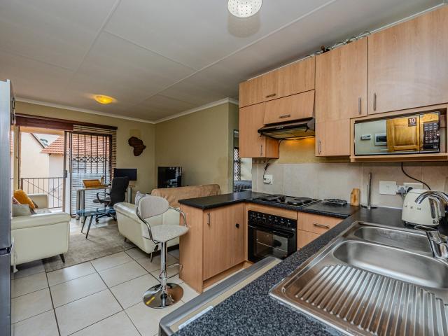 2 Bedroom Townhouse in Grobler Park