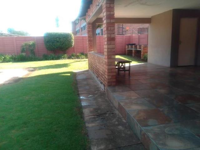 2 Bedroom Townhouse in Grobler Park