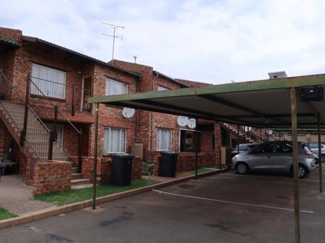2 Bedroom Townhouse in Grobler Park