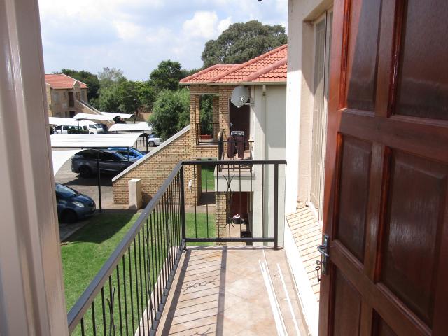 2 Bedroom Townhouse in Grobler Park