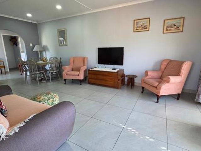 2 Bedroom Townhouse in Hayfields