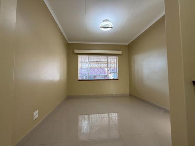 2 Bedroom Townhouse in Hayfields