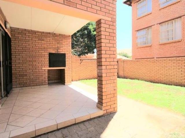 2 Bedroom Townhouse in Silver Lakes Golf Estate