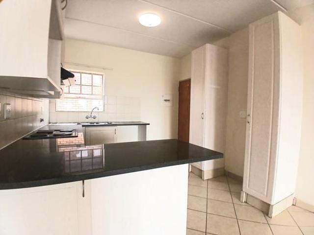 2 Bedroom Townhouse in Silver Lakes Golf Estate