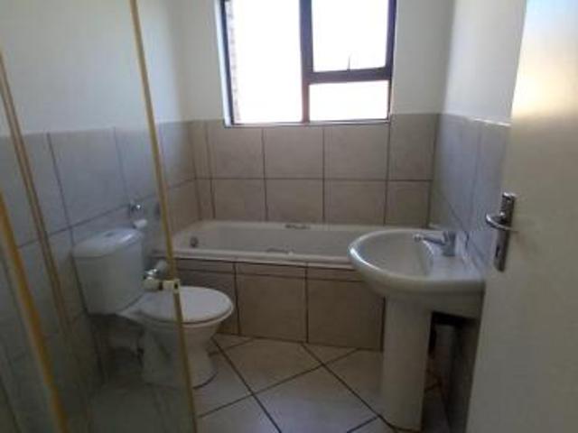 2 Bedroom Townhouse in Helderkruin