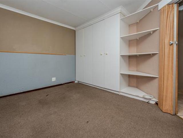 2 Bedroom Townhouse in Helderkruin