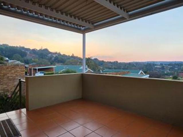 2 Bedroom Townhouse in Helderkruin