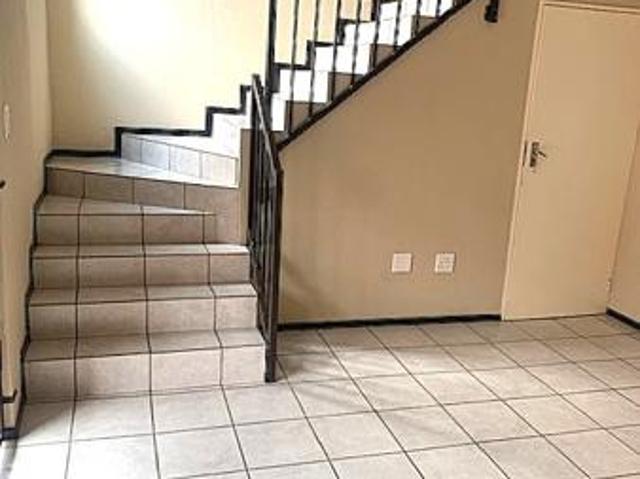 2 Bedroom Townhouse in Helderkruin