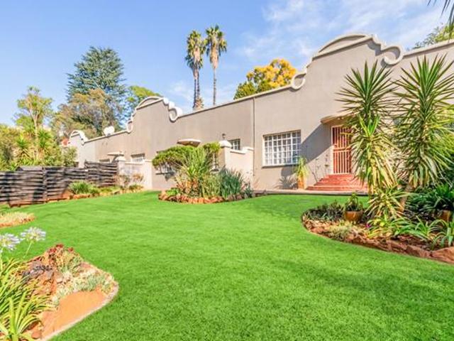 2 Bedroom Townhouse in Helderkruin