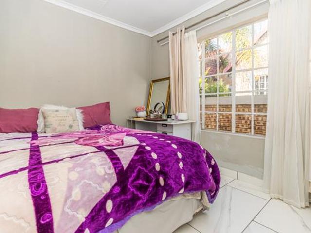 2 Bedroom Townhouse in Heuwelsig Estate