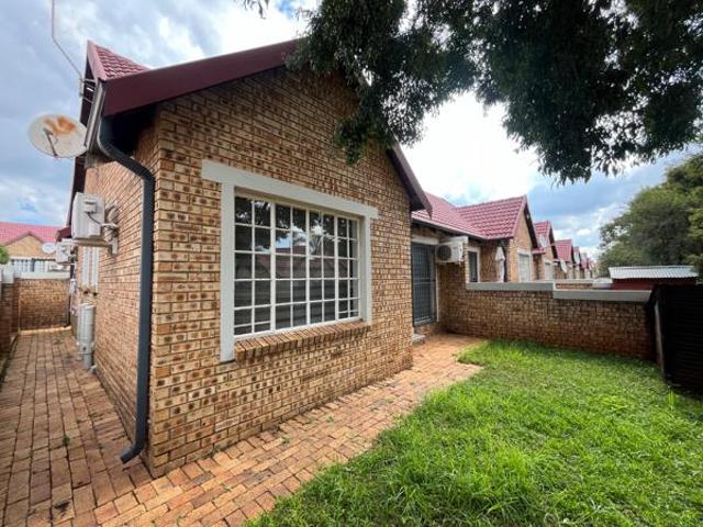 2 Bedroom Townhouse in Heuwelsig Estate