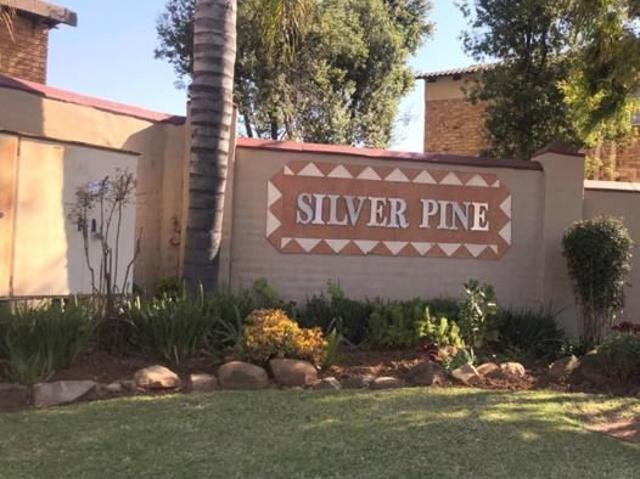 2 Bedroom Townhouse in Heuwelsig Estate