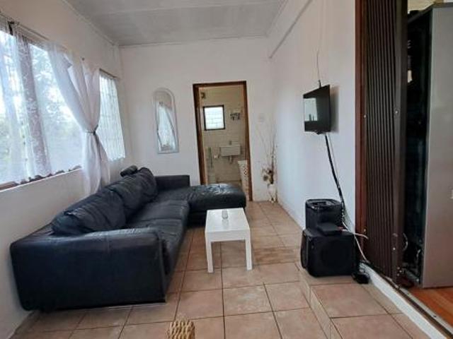 2 Bedroom Townhouse in Hibberdene